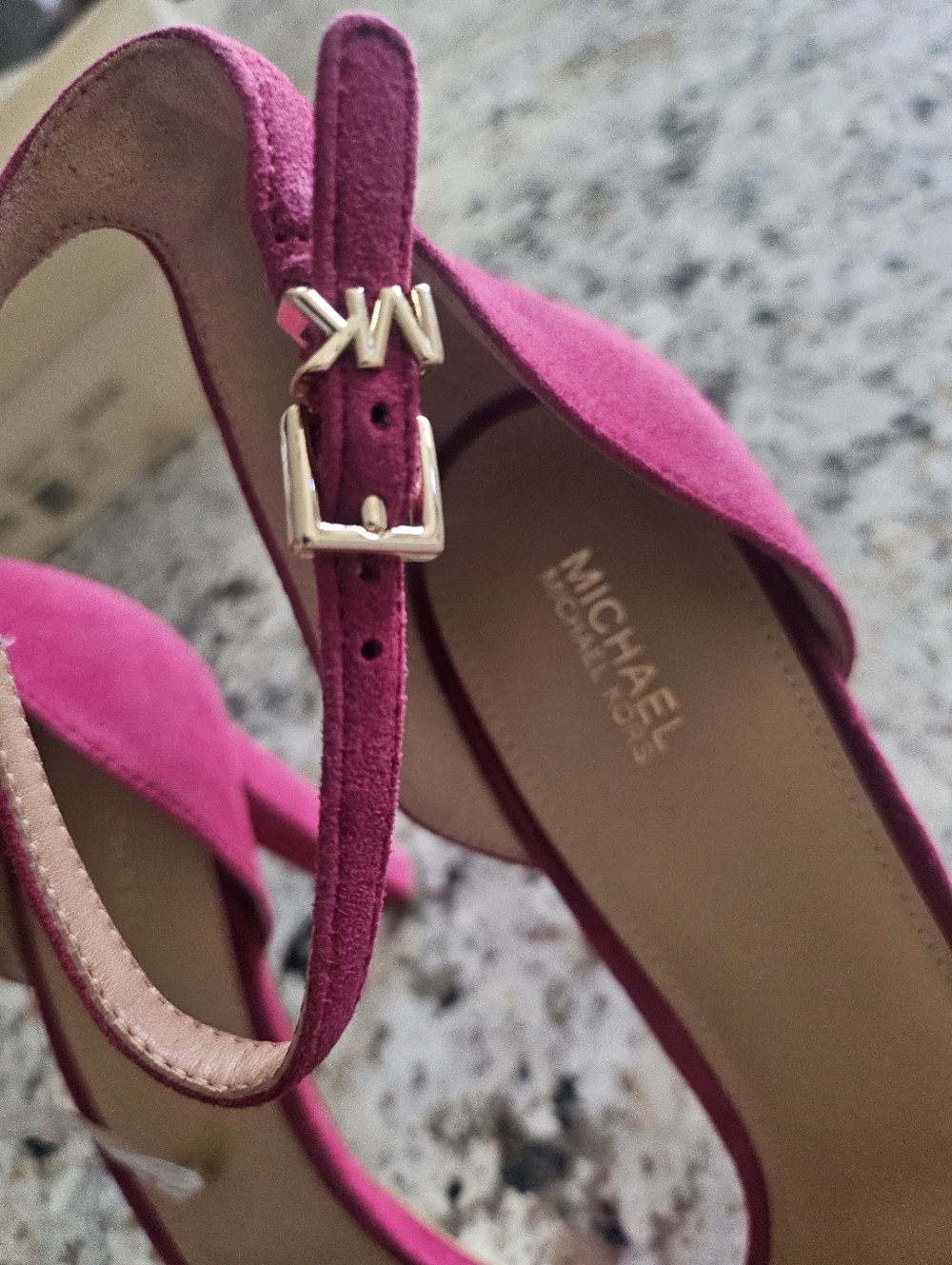 Michael KORS Margot Platform Suede Sandal - Picture 9 of 14